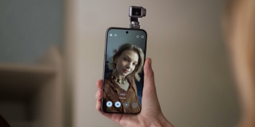 Honor机器人手机亮相MWC 2026：集AI机器人、云台摄像头与智能手机于一身