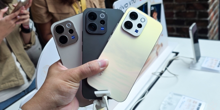 Vivo V70登陆大马：配备50MP蔡司镜头，售价1999令吉起