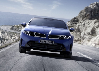 BMW i3发布：宝马全新纯电动3系、800V架构和双马达四驱，续航高达900公里