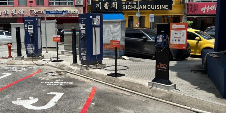 JomCharge与DBKL在旧古仔精舞門部署交流和直流充电桩