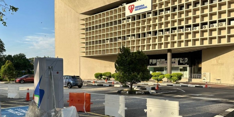 莎阿南TNB大厦的TNB Electron 60kW直流充电桩现已向公众开放