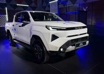 Toyota Hilux BEV在大马发布：双电机四驱、750kg载重，WLTP续航不到300km