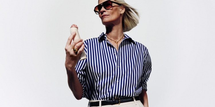 Dyson HushJet Mini Cool Fan:强劲静音随身风扇,续航可达6小时