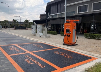 EVPower在新山JJ Food Court部署80kW直流充电桩