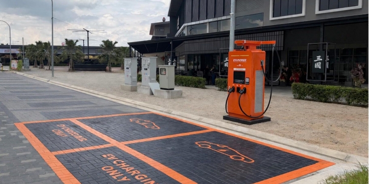 EVPower在新山JJ Food Court部署80kW直流充电桩