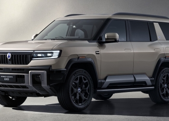 腾势B8：品牌首款登陆马来西亚的插电式混合动力车，续航超过900公里