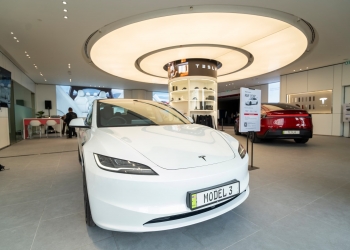 特斯拉在新山南钥谷中城开设体验中心,Model Y L开始在马来西亚交付