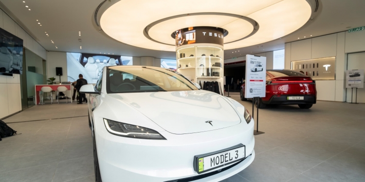 特斯拉在新山南钥谷中城开设体验中心,Model Y L开始在马来西亚交付