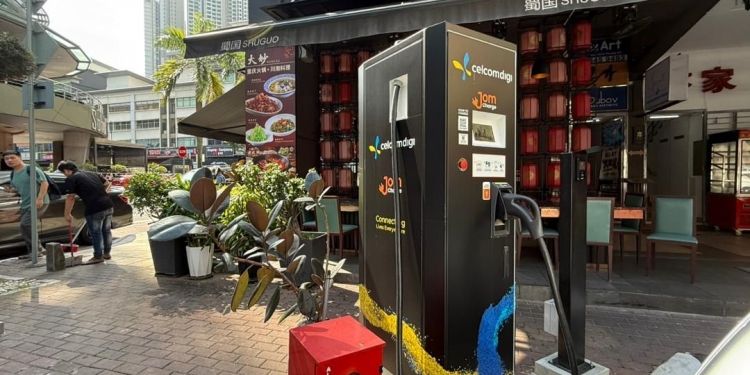 JomCharge为Solaris Mont Kiara充电桩提供半价优惠，仅限本周末