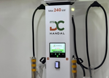 DC Handal在IOI Mall Damansara部署了4个车位的240kW直流充电桩