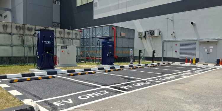 ChargEV在怡保上环18 Aeon Mall启用新充电桩，设有6个充电位