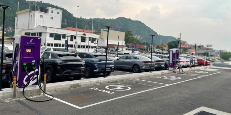 Gentari在怡保江沙路BYD店部署240kW和180kW直流充电桩