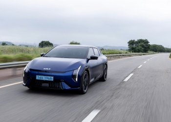 首次试驾Kia EV3 GT、EV4 GT和EV5 GT：日常电动车带你重拾燃油车的驾驶乐趣