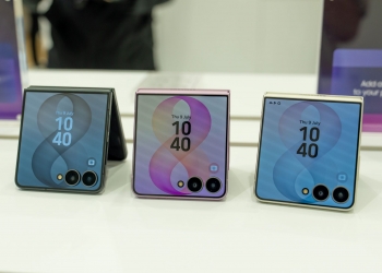 Samsung Galaxy Z Flip 8上手体验：到底升级了什么？