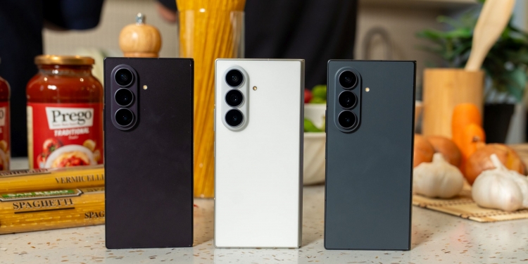 Samsung Galaxy Z Fold 8 Ultra上手体验：5000mAh大电池、更亮屏幕，机身比前代更纤薄