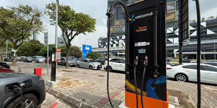 JomCharge携手DBKL在Cheras Q House启用电动车充电桩
