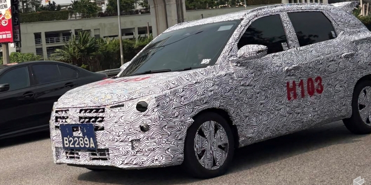 Proton Saga Cross AMA02伪装上路测试，现身联邦大道