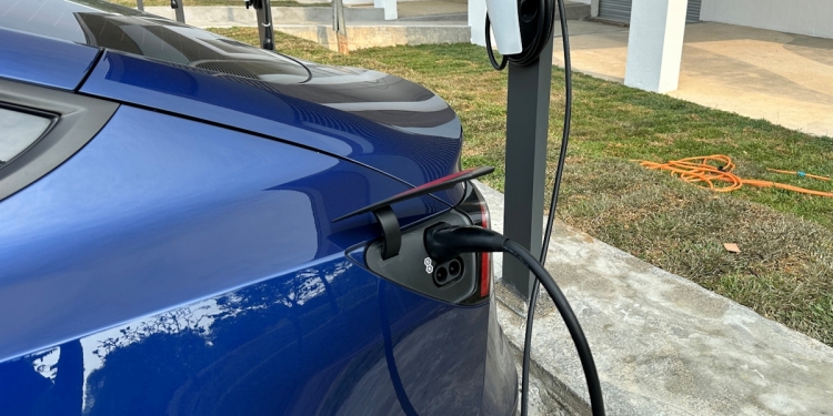 Tesla目的地充电器不再免费，Tesla车主交流充电须付每kWh 0.88令吉