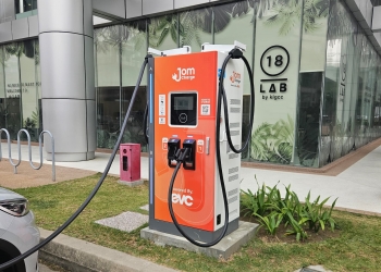 JomCharge在Oasis Damansara重新推出120kW直流充电桩