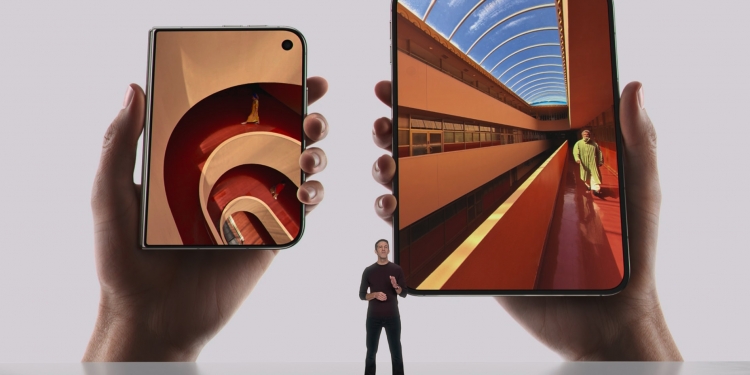 iPhone Duo：苹果首款折叠屏手机10月23日登陆大马，从9499令吉起