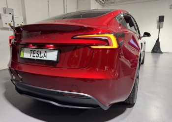 2026 Tesla Model 3全系升级：16英寸屏幕、新增内饰配色、支持V2L功能