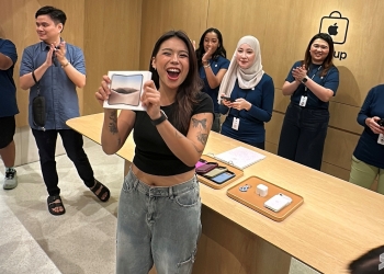 iPhone Duo登陆马来西亚！苹果TRX门店现人龙，不提供现场购买